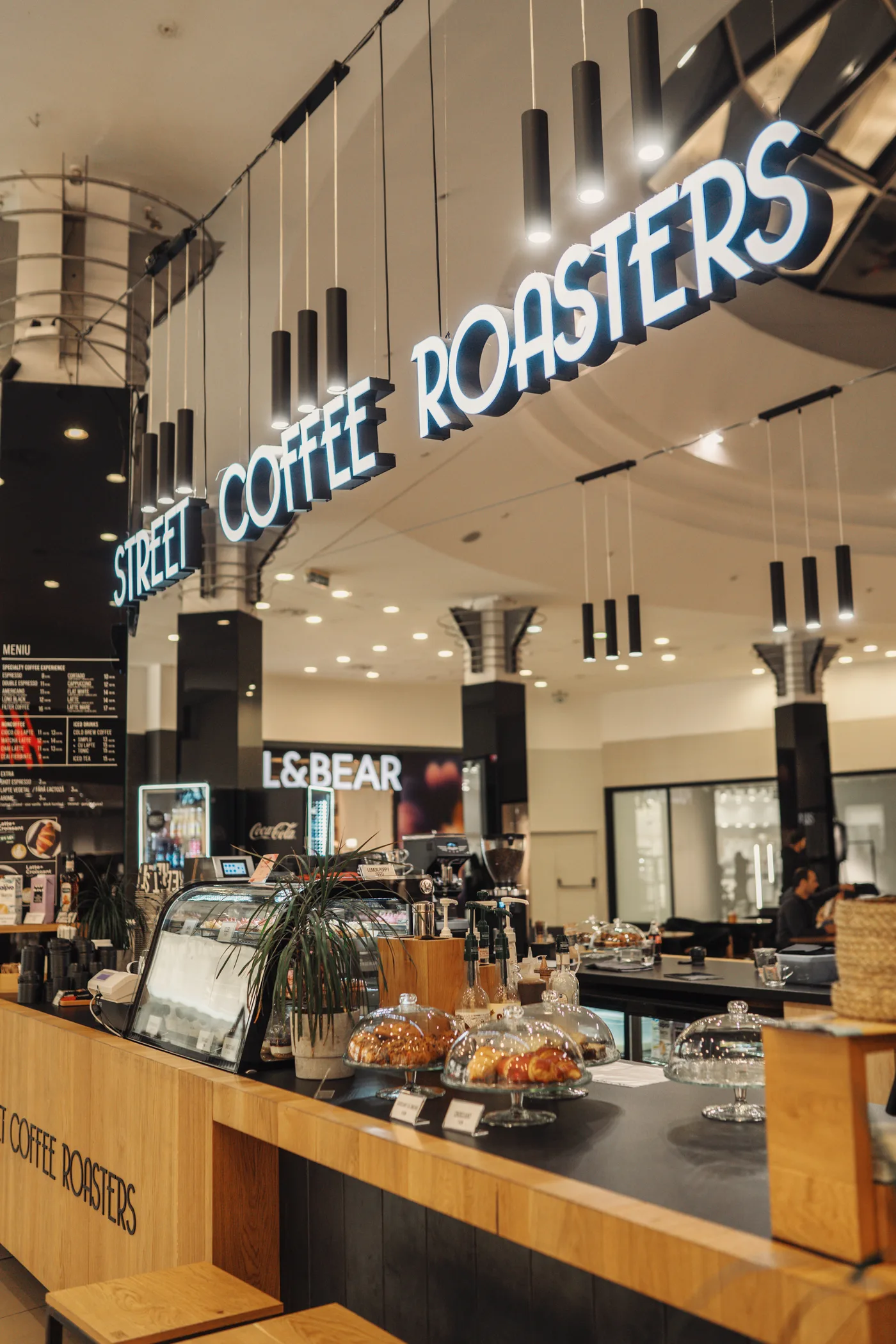 Street Coffee Lotus Center (interior), Oradea